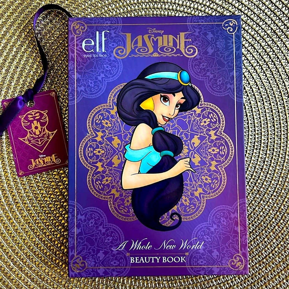 e.l.f. A Whole New World Beauty Book